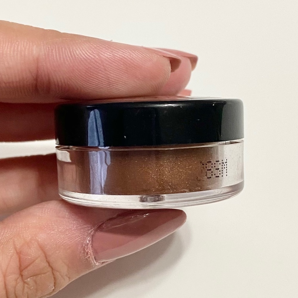 ✨2/$20 🥉COLOREVOLUTION MINERAL EYESHADOW SHADOW